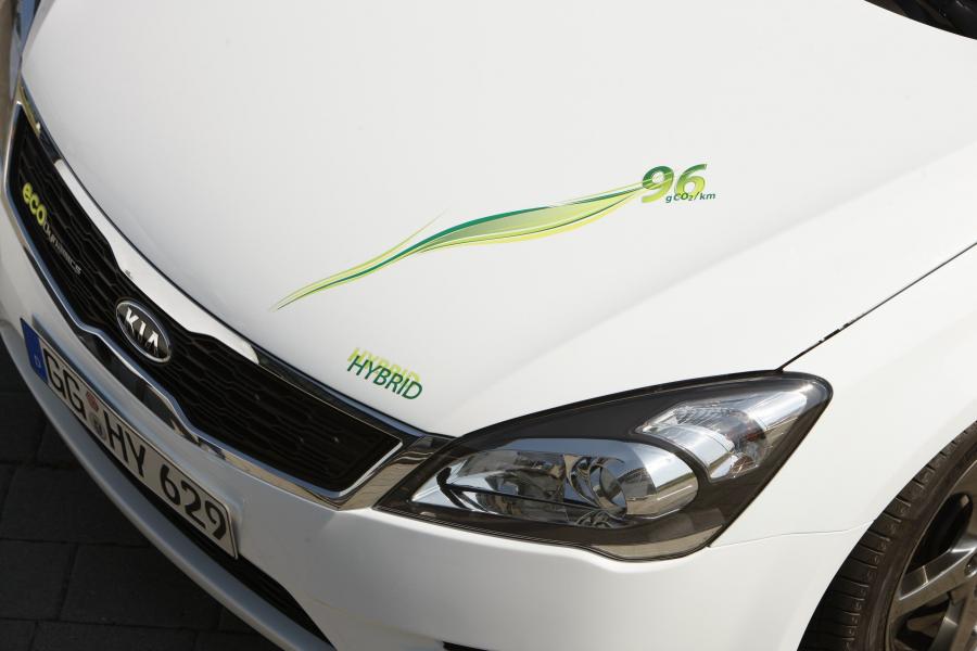  Kia cee&rsquo;d Hybrid 2010 года  (фото 17 из 33)